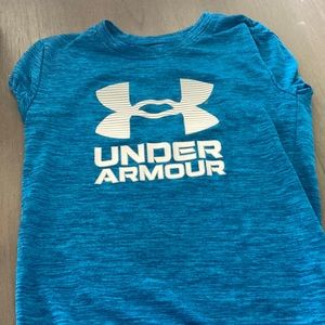 Boys blue under armor shirt 👕